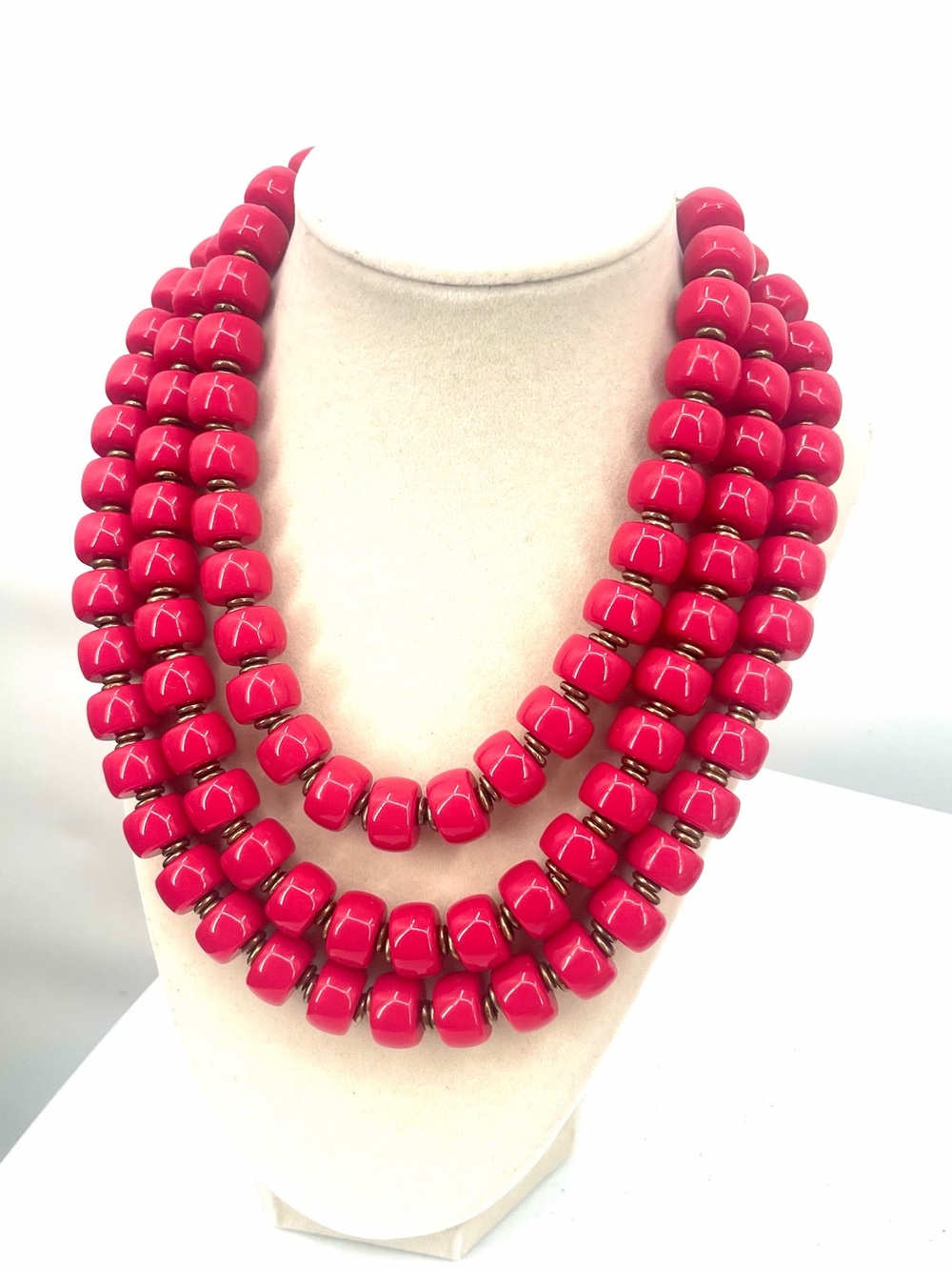 Premier Designs NWOT Vintage 3-strand Fuchsia Necklace With Gold Accents